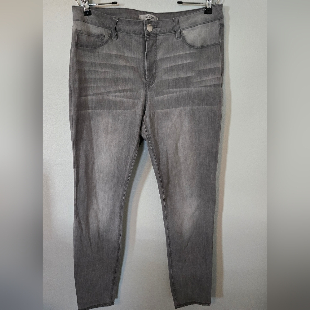 Refuge Gray Skinnies Size 14